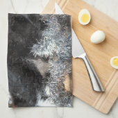 Tuxedo Kitten Tinsel und Lights Painterly Geschirrtuch (Viertel Falte)