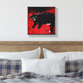 Tuxedo Kitty on Red Rug canvas print Leinwanddruck (Insitu (Schlafzimmer))