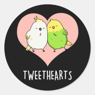 Tweethearts Funny Love Birds Pun Dark BG Runder Aufkleber