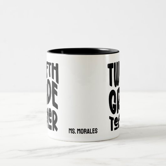 Twelfth Grade Teacher | Black Text Design Zweifarbige Tasse (Mittel)
