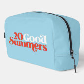 Twenty Good Summers Waschbeutel (Rechte Ecke)