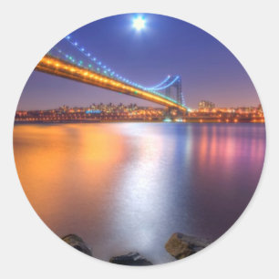 Twilight, George Washington BridgePalisades, NJ. Runder Aufkleber