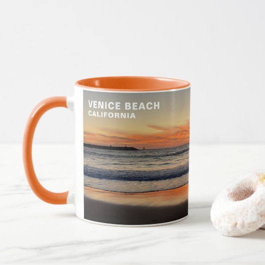 Twilight Hour Sunset - Venice Beach, CA Tasse (Mit Donut)