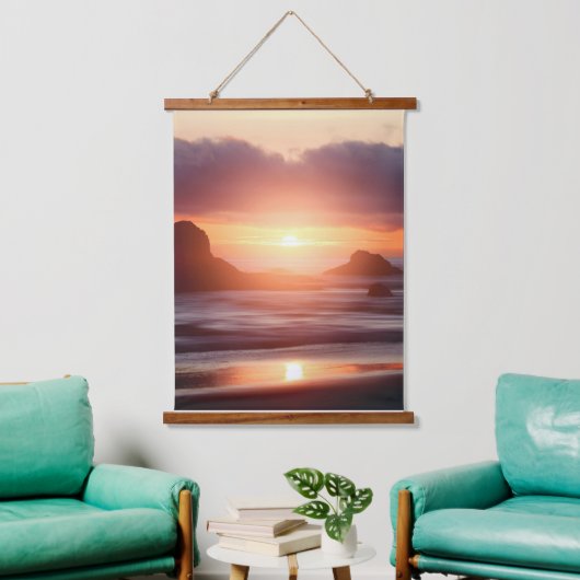 Twilight Reflections: Sunset Shoreline Wandteppich Mit Holzrahmen (Wohnzimmer)