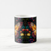 Twilight Symphony: Butterfly in einem kosmischen G Kaffeetasse (Mittel)