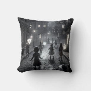 Twilight Tales auf Cobblestone Totasche Kissen