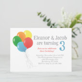 Twin Balloon Birthday Einladung zum klassischen Pa (Stehend Vorderseite)