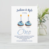Twin Boys 1. Geburtstag Blue Cupcake Party Einladung (Stehend Vorderseite)