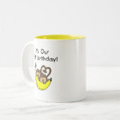 Twin Boys 1st Birthday Monkey Tshirts und Geschenk Zweifarbige Tasse (Vorderseite Links)