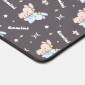 Twin Bunnies Embrace - Gemini Zodiac Constellation Schreibtischunterlage (Ecke)