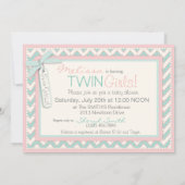 Twin Girls Tutus Zickzack Print Baby Dusche Einladung (Rückseite)