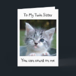 **TWIN SISTER** ERZÄHLT IHREN ALTERSFREUNDLICHEN G KARTE<br><div class="desc">***ZWEI SCHWESTER*** ICH WERDE IHREN ALTERSFREUNDLICHEN GEBURTSTAG NICHT ERZÄHLEN (ZWEIMAL SPASS WINKING KITTY STILE)</div>