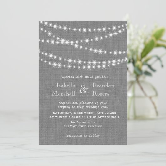 Twinkle Lights on Gray Burlap Hochzeit Einladung (Stehend Vorderseite)
