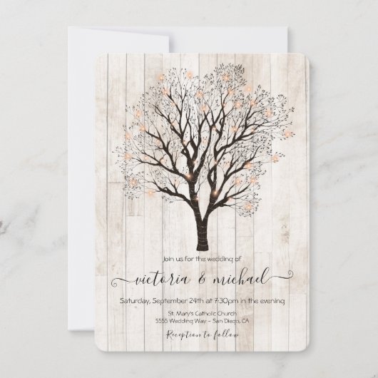 Twinkle Lights Tree mit rustikaler Holzhochzeit Einladung (Vorderseite)