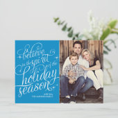 Twinkle Peacock Script Holiday Foto Card Feiertagskarte (Stehend Vorderseite)