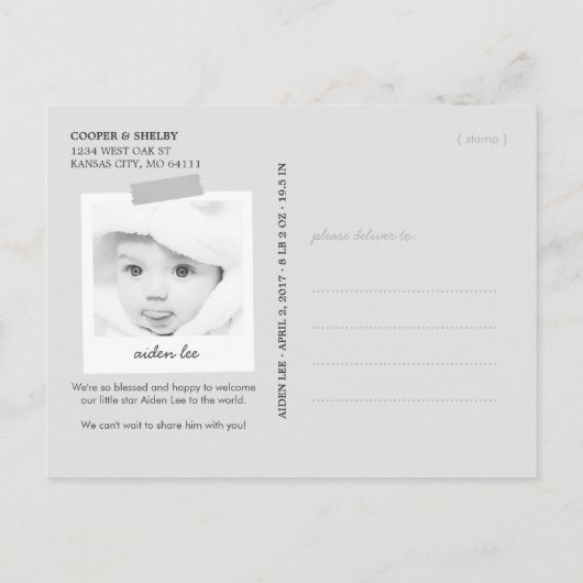 Twinkly Gold Stars Baby Boy Geburtsankündigung Ankündigungspostkarte (Rückseite)