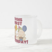 Twins 1. Geburtstag - Girls Tshirts und Geschenke Mattglastasse (VorderseiteRechts)