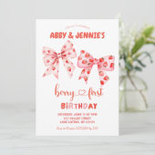 Twins Berries Birthday Einladung (Stehend Vorderseite)