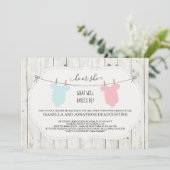 Twins Gender Offenlegung Einladung rustikale Cloth (Stehend Vorderseite)