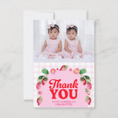 Twins Joint Berry First Birthday Strawberry Foto Dankeskarte (Vorderseite)