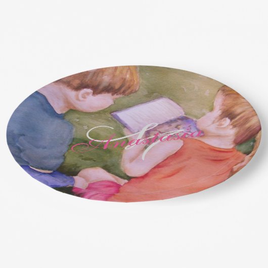 TWINS LESEN EINES BUCHMONOGRAMM-PARTY PAPPTELLER (Schrägansicht)