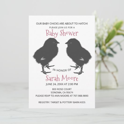 Twins Niedliche Baby Chicks Baby Dusche Einladung (Stehend Vorderseite)