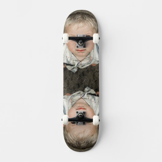 Twins Perspective Skateboard (Vorderseite)