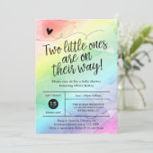 Twins Rainbow Baby Dusche, geschlechtsneutral Einladung (Stehend Vorderseite)