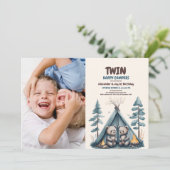 Twins Rustic One Happy Camper Geburtstag Einladung (Stehend Vorderseite)