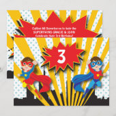 Twins Superheld zum Geburtstag Einladung (Vorne/Hinten)