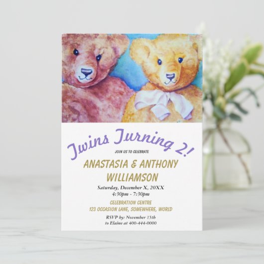 TWINS TURNING 2 mit TEDDY BEARS PARTY EINLADUNG (Stehend Vorderseite)
