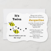 Twins Yellow Bee Baby Rattles Baby Shower  Einladung (Vorderseite)