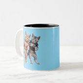 Twistin' Tabbies Zweifarbige Tasse (Vorderseite Links)