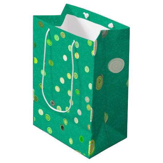 Twisty Polka Dot Spirals Green Gift Bag Mittlere Geschenktüte (Vorderseite Schrägansicht)