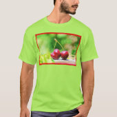 "Two Cherries Fruit" Niedliches Foto. Jetzt kaufen T-Shirt (Vorderseite)