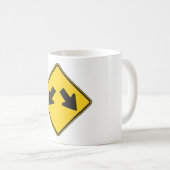 Two Downward Arrows Warning Road Sign Kaffeetasse (VorderseiteRechts)