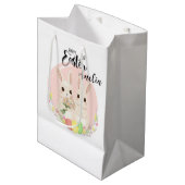 Two Easter Bunnies Personalized Gift Bag Mittlere Geschenktüte (Vorderseite Schrägansicht)