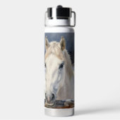 Two Horses on a Snowy Farm | Personalized Trinkflasche (Hinten)