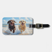 Two Labrador Retrievers on Beach Gepäckanhänger (Vorderseite horizontal)