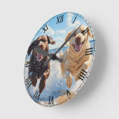 Two Labrador Retrievers on Beach Runde Wanduhr (Winkel)