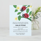 Two Little Love Bugs Ladybug Baby Shower Einladung (Stehend Vorderseite)