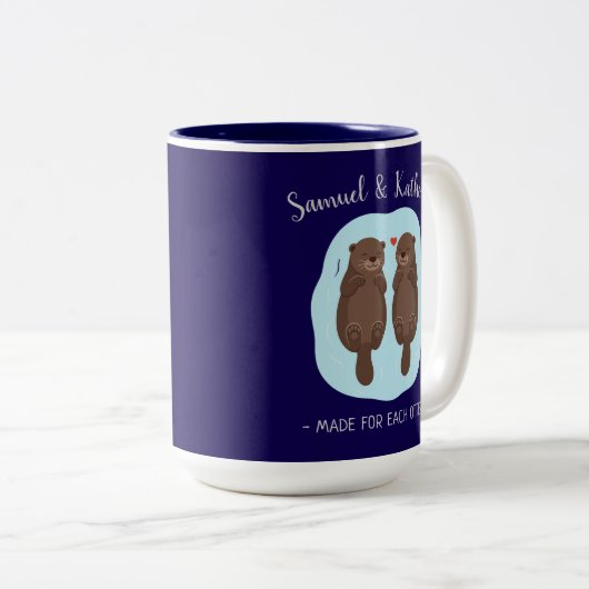 Two Lovely Cute Otters Custom Name Valentine's Day Zweifarbige Tasse (VorderseiteRechts)