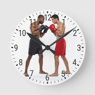 Two Male Boxers Facing Off Boxing Gym Decor Runde Wanduhr