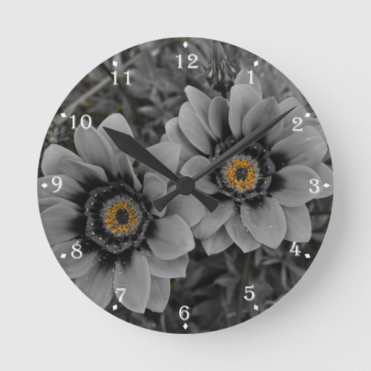 Two of a Kind Runde Wanduhr (Vorderseite)