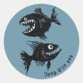 Two scary fish, personalized runder aufkleber (Vorderseite)