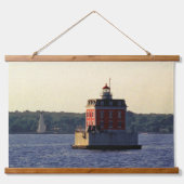 Two Sentinels of New London Wandteppich Mit Holzrahmen (Vorne)