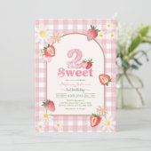 Two Sweet Strawberry 2nd Birthday Invitation Einladung (Stehend Vorderseite)