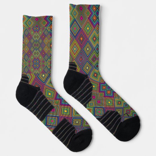 Two views of colorful socks featuring a geometric  socken (Rechts)