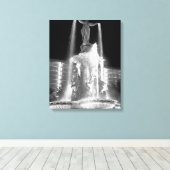 Tyler Davidson Fountain Leinwanddruck (Insitu (Holzboden))