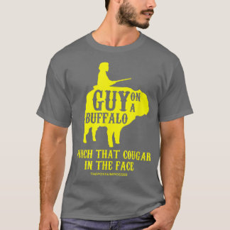 Typ auf einem Buffalo Punch, der Cougar im Gesicht T-Shirt
